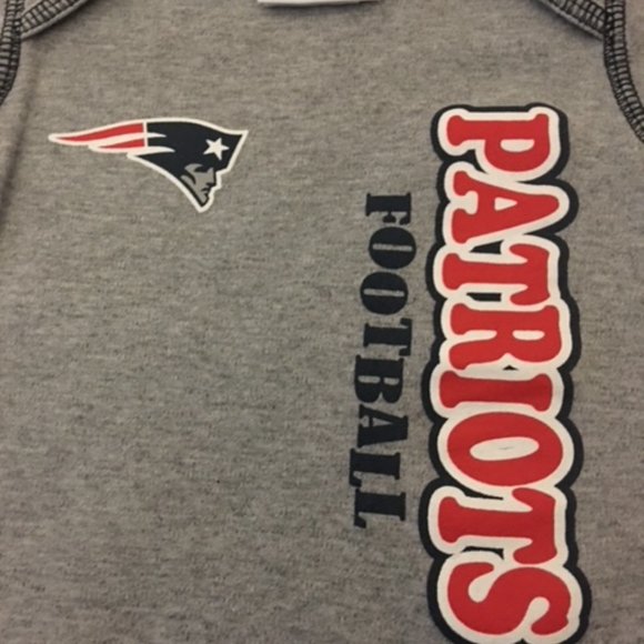 NFL NEW ENGLAND PATRIOTS Football Infant Onesie NWOT - Picture 3 of 8